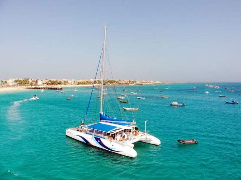 Boat trip with a snorkelling stop off Boa Vista